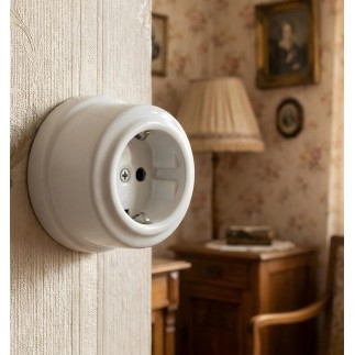 Porselen Yuvarlak Priz ,Sıva Üstü, Beyaz