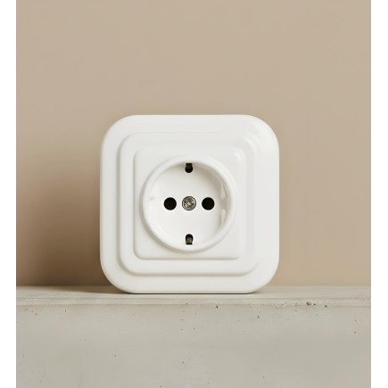 Porselen Kare Priz Beyaz